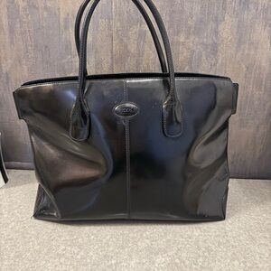 Tod’s Black Leather Tote Bag